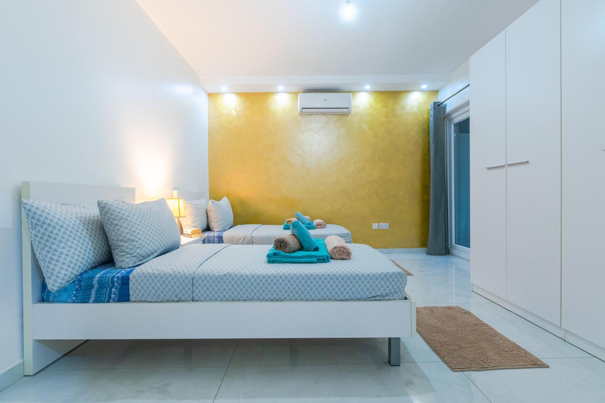 New Spacious 3bdr 2 Bth Bugibba Apartment *