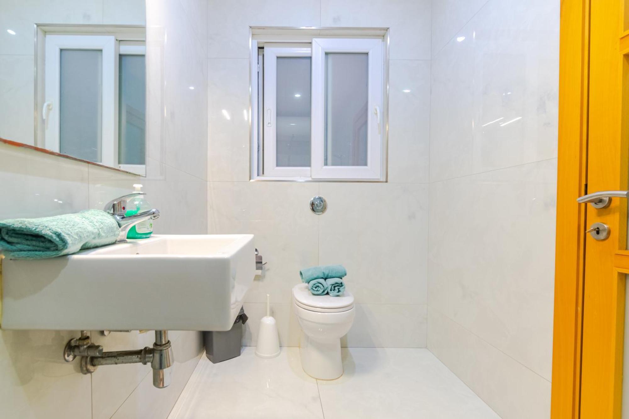 New Spacious 3bdr 2 Bth Bugibba Apartment