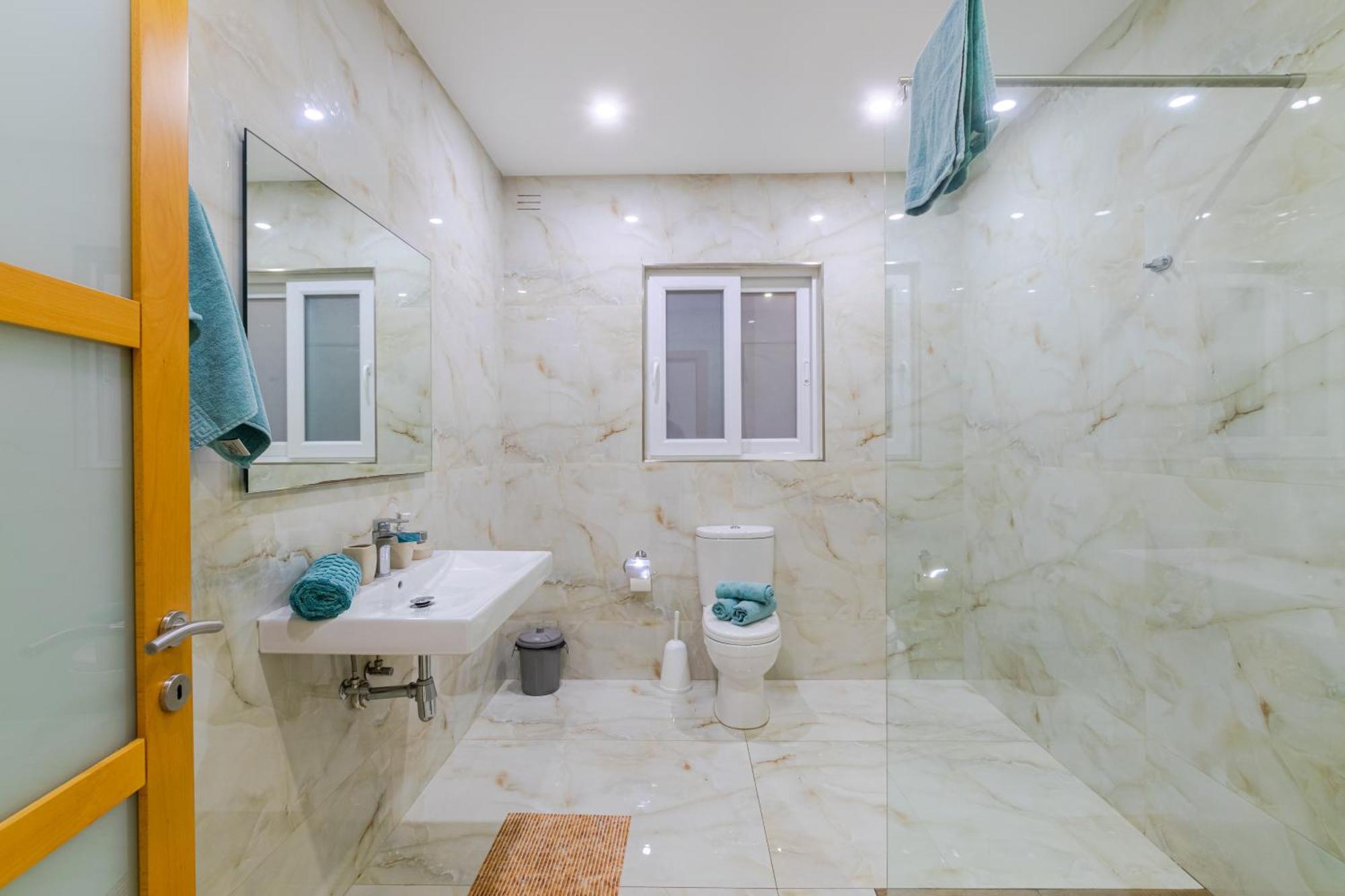 New Spacious 3bdr 2 Bth Bugibba
