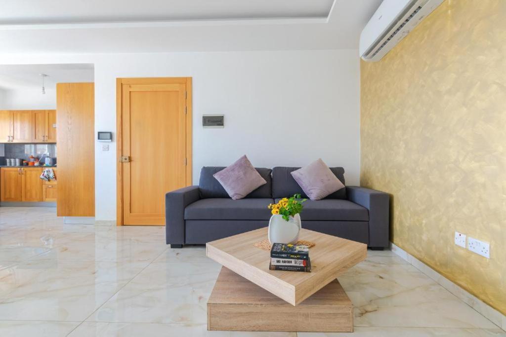 New Spacious 3bdr 2 Bth Bugibba Apartment *