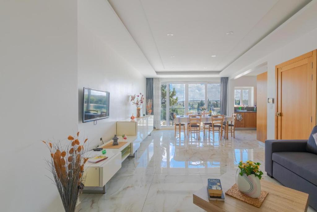 New Spacious 3bdr 2 Bth Bugibba Apartment