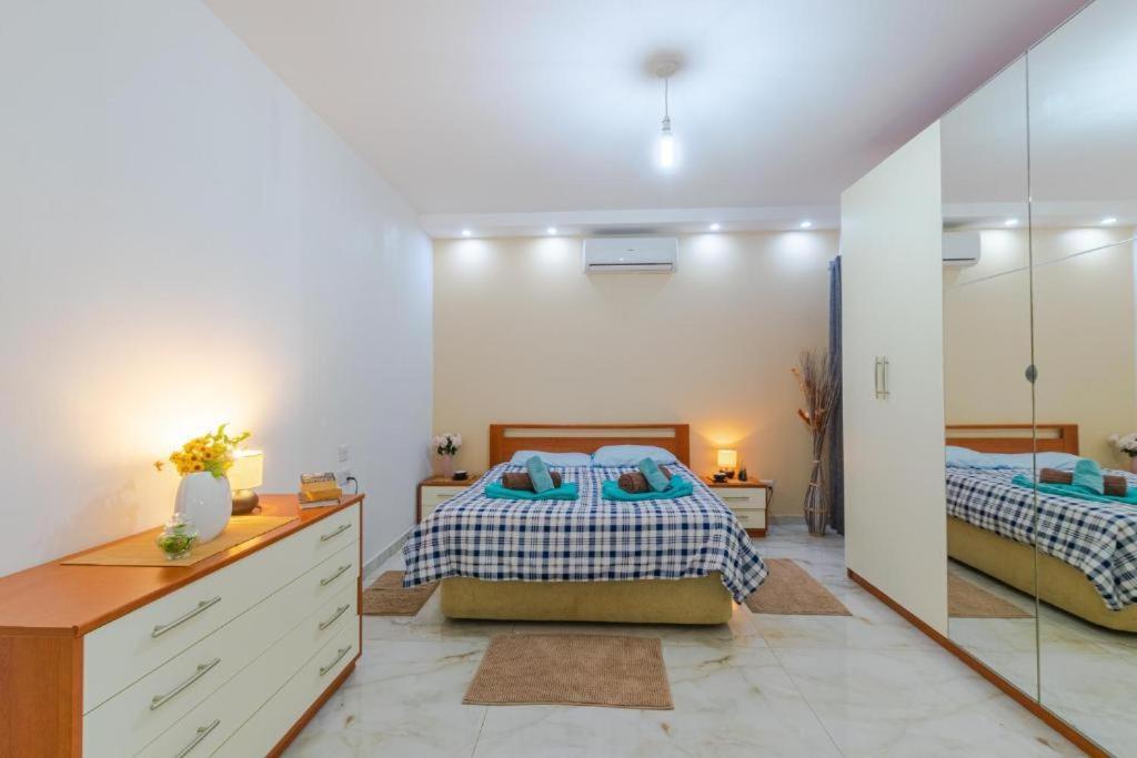 Apartment New Spacious 3bdr 2 Bth Bugibba
