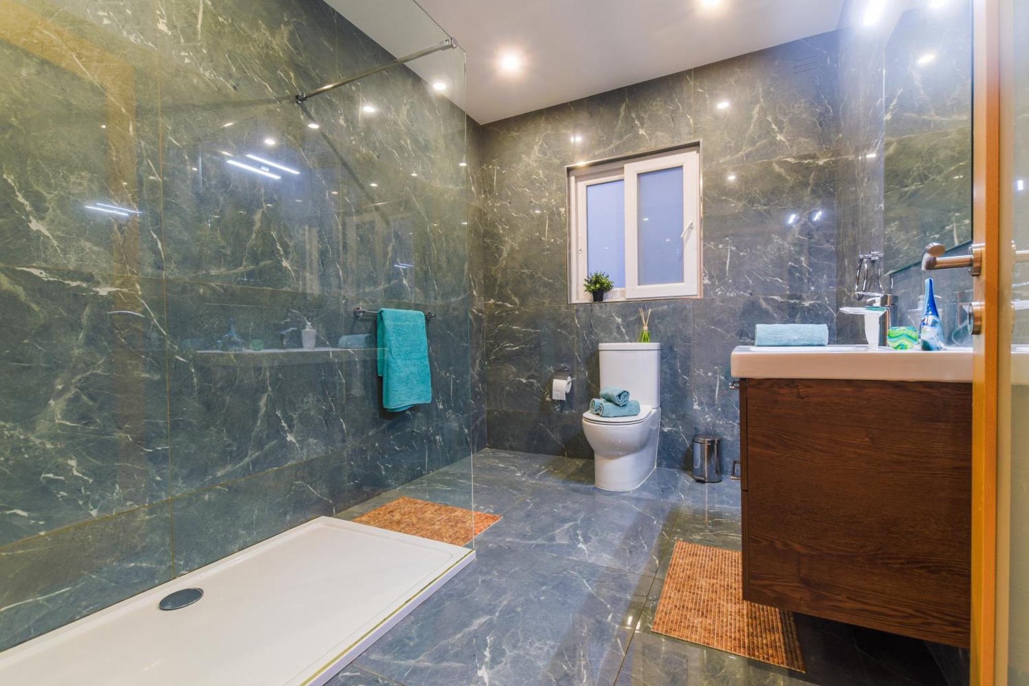 New Spacious 3bdr 2 Bth Bugibba * St. Paul's Bay