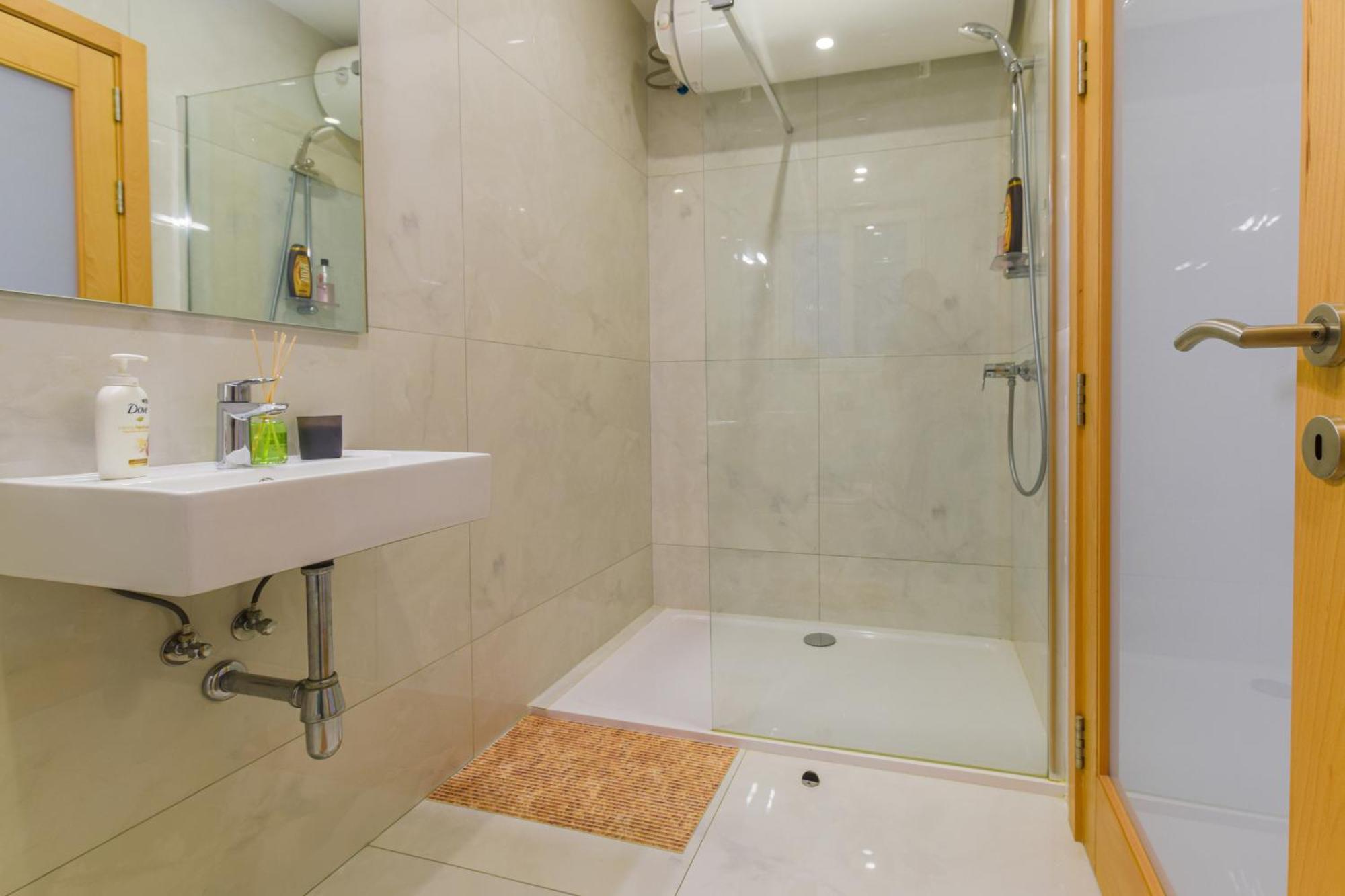 Apartment New Spacious 3bdr 2 Bth Bugibba
