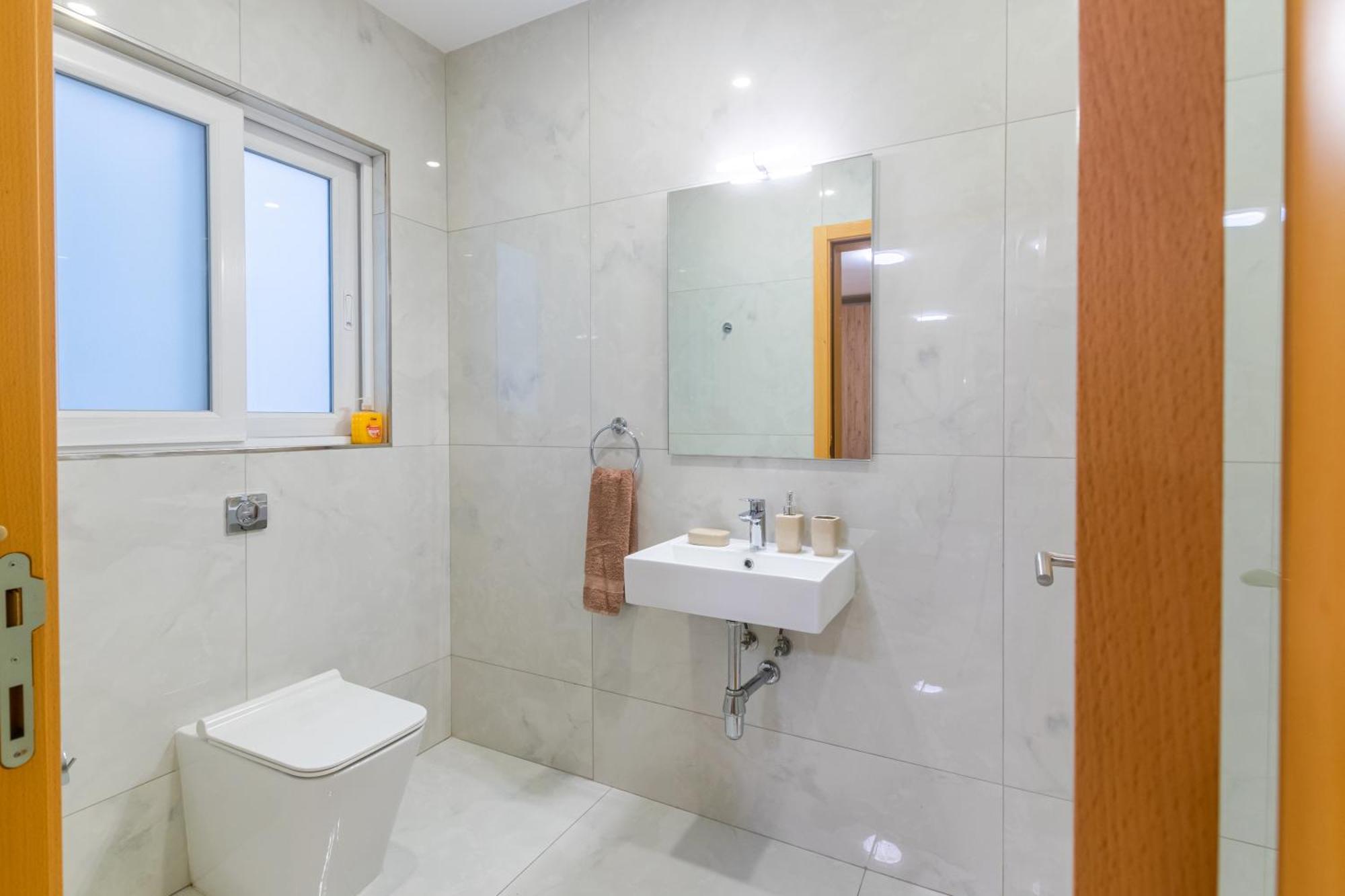 New Spacious 3bdr 2 Bth Bugibba * St. Paul's Bay